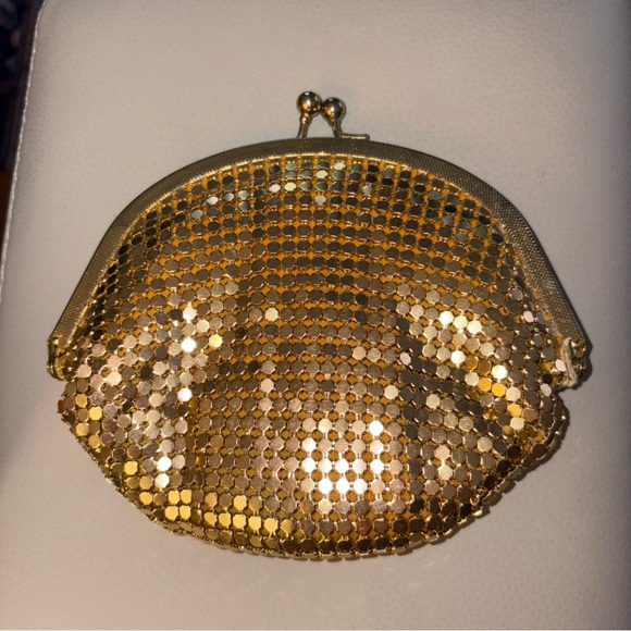 Y & S Mesh Coin Purse Clutch Gold Kiss Lock Vintage - Picture 2 of 6